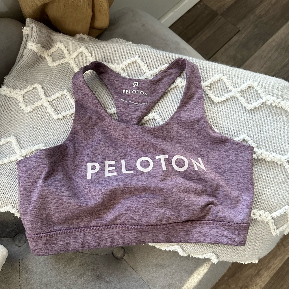 EUC Peloton bra size large